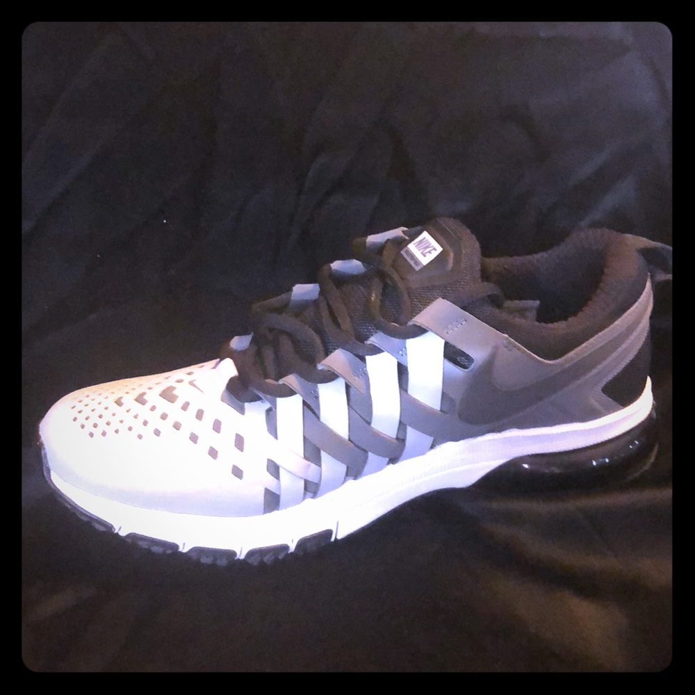Men’s Nike Fingertrap Max Grey/Lt.Grey size US 8